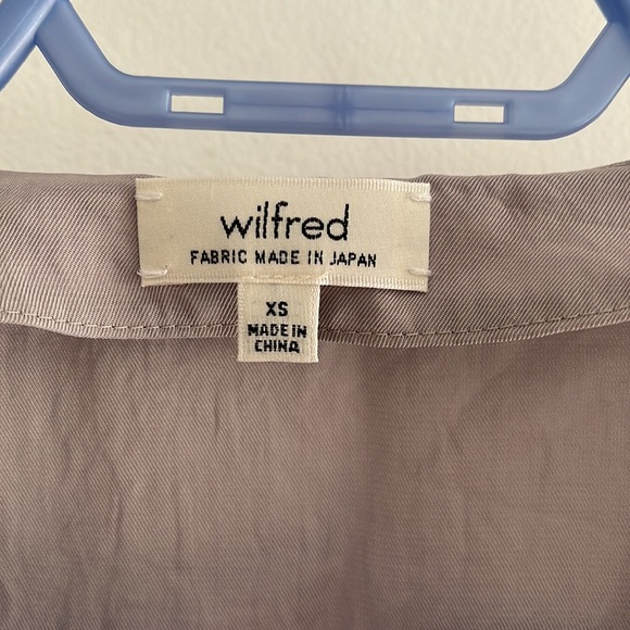 Aritzia Wilfred light top - Picture 2 of 8